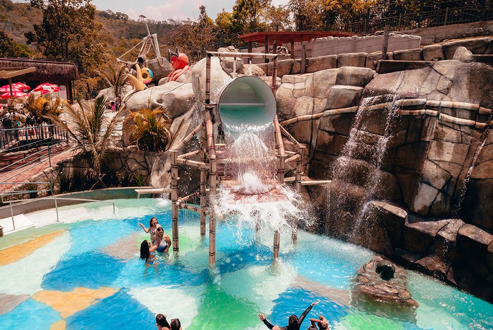 Toboáguas e piscinas para toda a família
