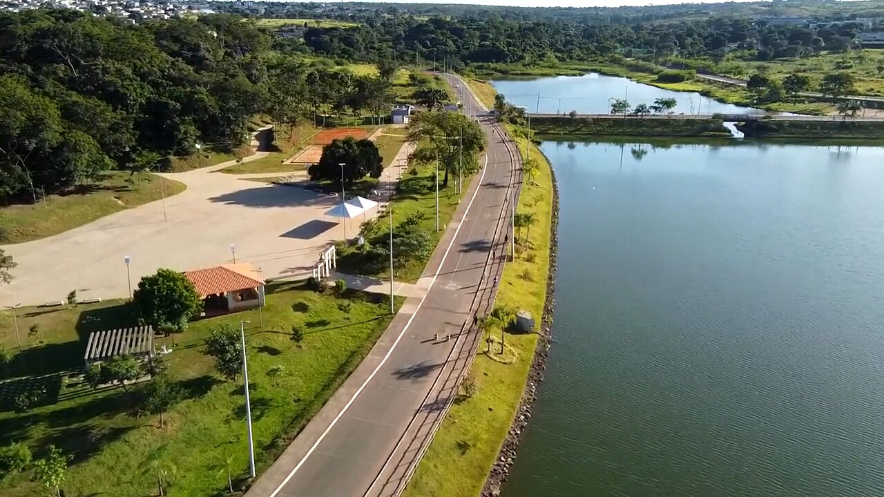 Orla do Lago Jacob · Cidade Ocidental